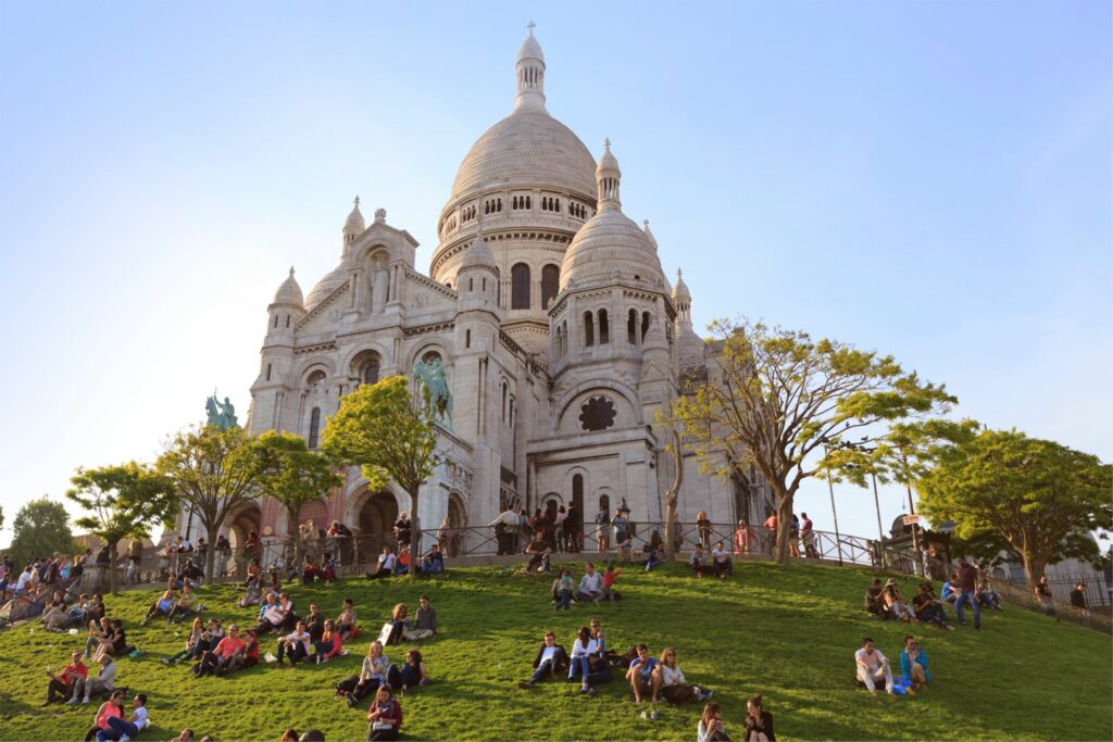 2. Montmartre et le Sacré-Cœur : Un panorama à couper le souffle | First Class Company